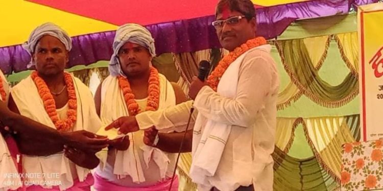 मिती २०७८ असोज २३ गते गोलबजार ६ स्थित स्व. अभैनिया महतो ज्यूको तेर्हौं पुण्य तिथीमा भएको श्रद्धाञ्जली कार्यक्रम