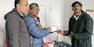 मिती २०८०/९/२८ गते प्रवासी कुशवाहा कल्याण समाज दोहा कतार द्वारा पिडित परिवार लाई रु. 21,000/- आर्थिक सहयोग । मिती २०८०/९/२८ गते प्रवासी कुशवाहा कल्याण समाज दोहा कतार द्वारा पिडित परिवार लाई रु. 21,000/- आर्थिक सहयोग ।  धनगढीमाई – ८ राजपैत महतोको श्रीमती चौरासी देवी महतो आगोमा जलेर हुदै गरेको उपचार खर्च वापत सो रकम जिल्ला अध्यक्ष धनपति महते मार्फत दिएको