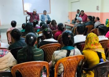 २०८० /११/ ४ गते सिरहा को गोलबजार स्थित कुशवाहा अतिथि सदनमा Computer Training गर्ने छात्र छात्रहरु लाई प्रशिक्षण दिदै