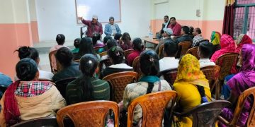 २०८० /११/ ४ गते सिरहा को गोलबजार स्थित कुशवाहा अतिथि सदनमा Computer Training गर्ने छात्र छात्रहरु लाई प्रशिक्षण दिदै